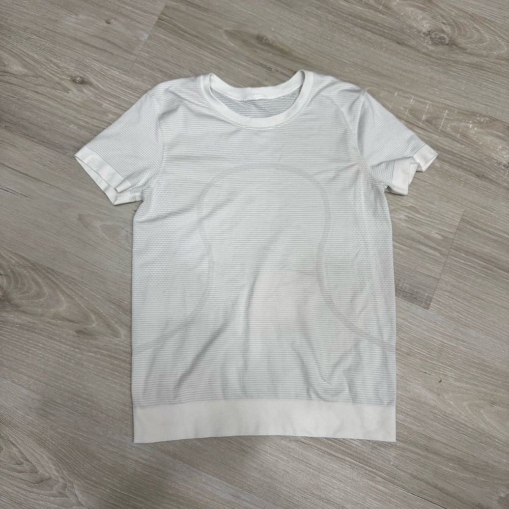 Lululemon short sleeve swiftly shirt size 8 white color